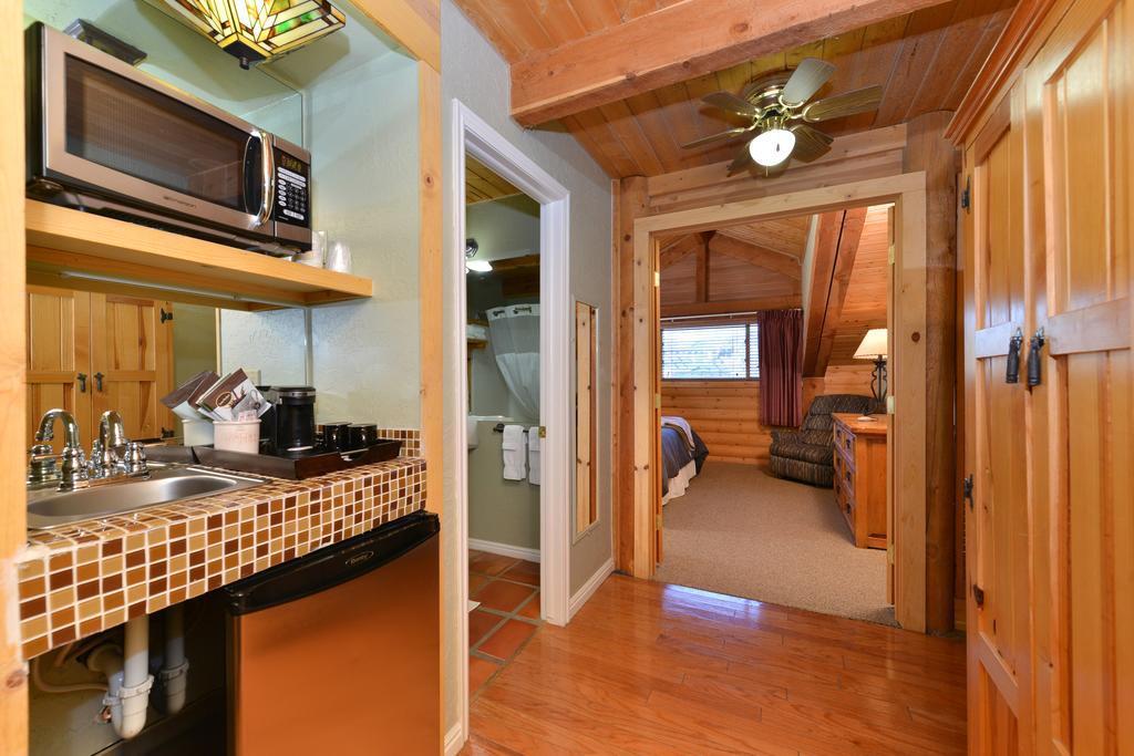 The Boulder Creek Hotel