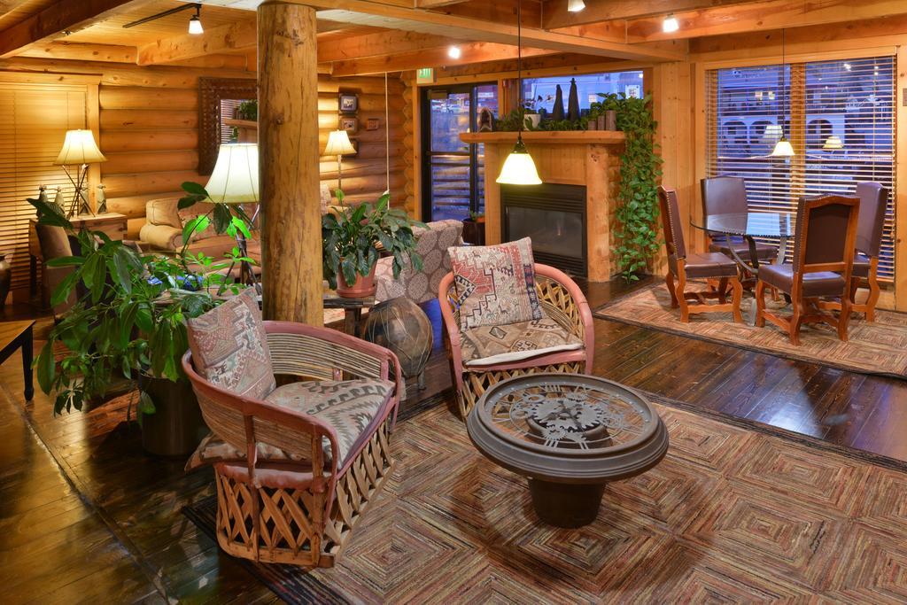 The Boulder Creek Hotel 2*