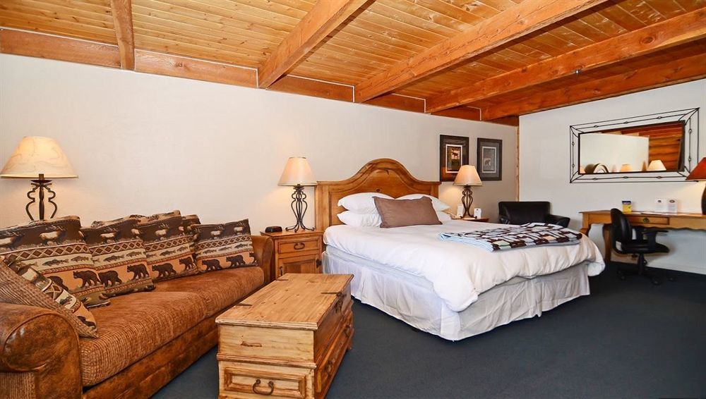 The Boulder Creek Hotel